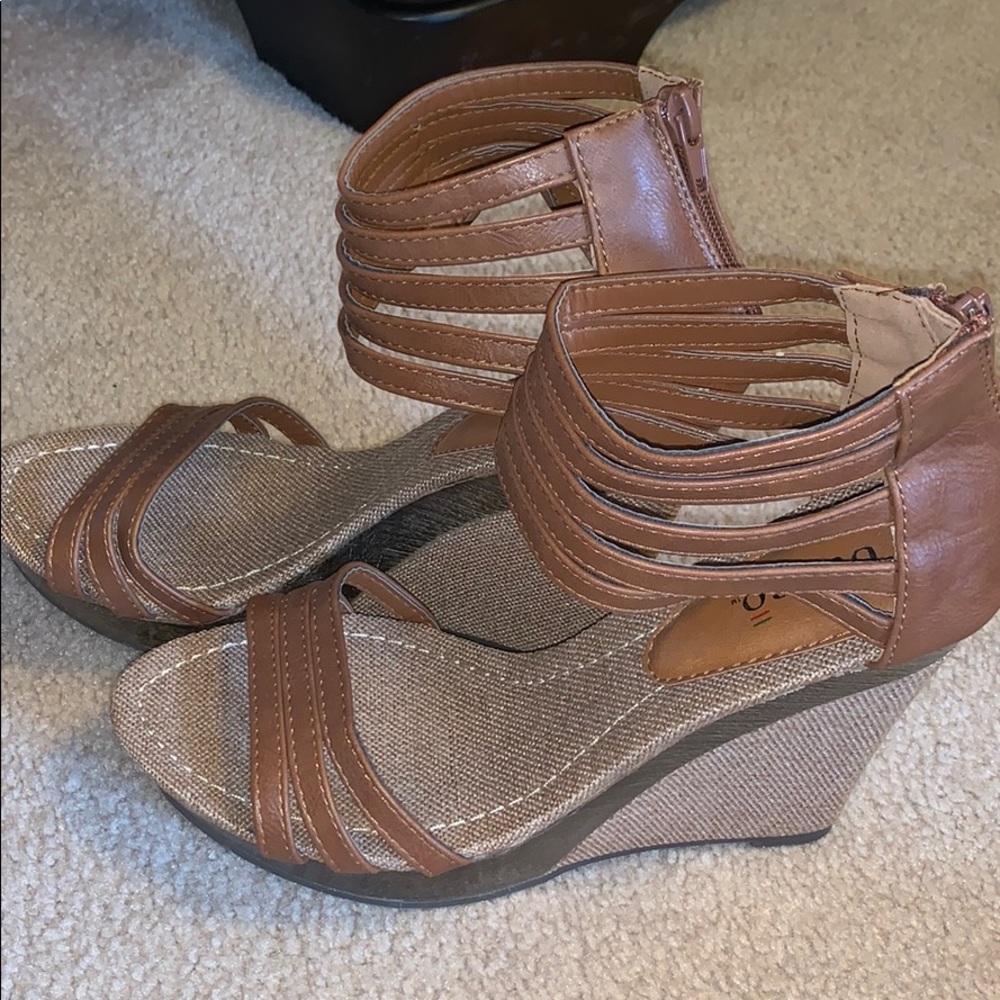 Bucco Brown Wedges, Size 10